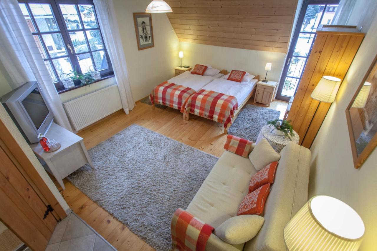 Gosciniec I Herbaciarnia Pod Zlota Lyzwa Białka Tatrzańska Extérieur photo