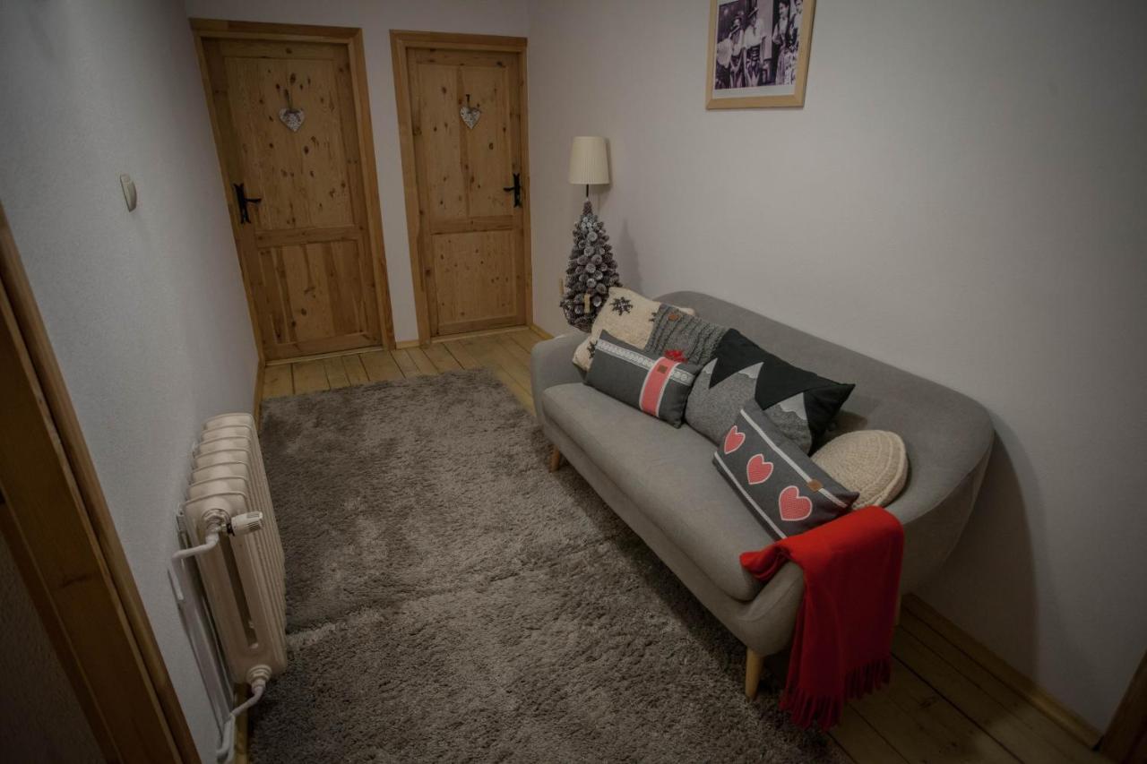 Gosciniec I Herbaciarnia Pod Zlota Lyzwa Białka Tatrzańska Extérieur photo