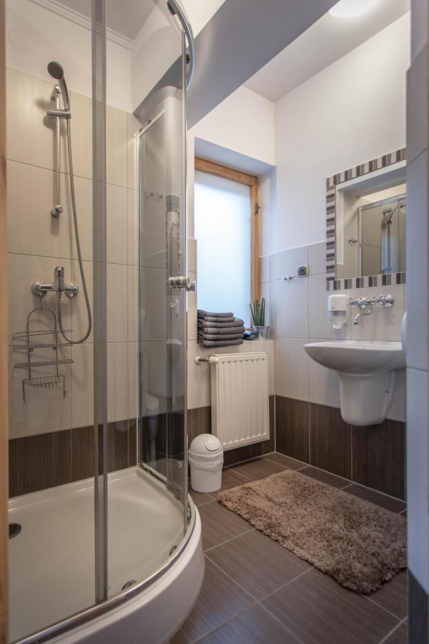 Gosciniec I Herbaciarnia Pod Zlota Lyzwa Białka Tatrzańska Extérieur photo